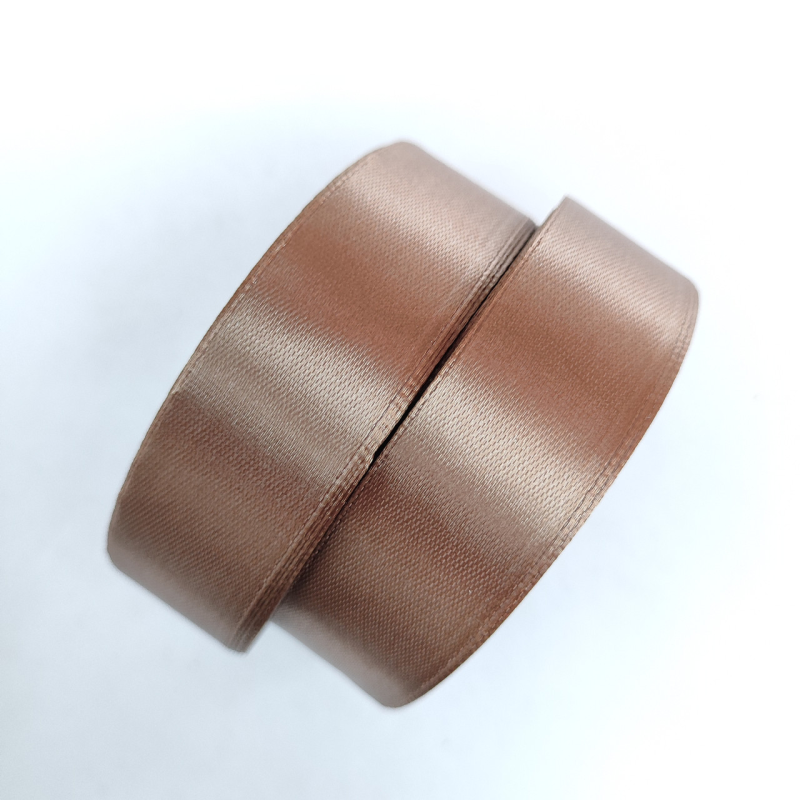 Атласна стрічка 2.5 см 33м