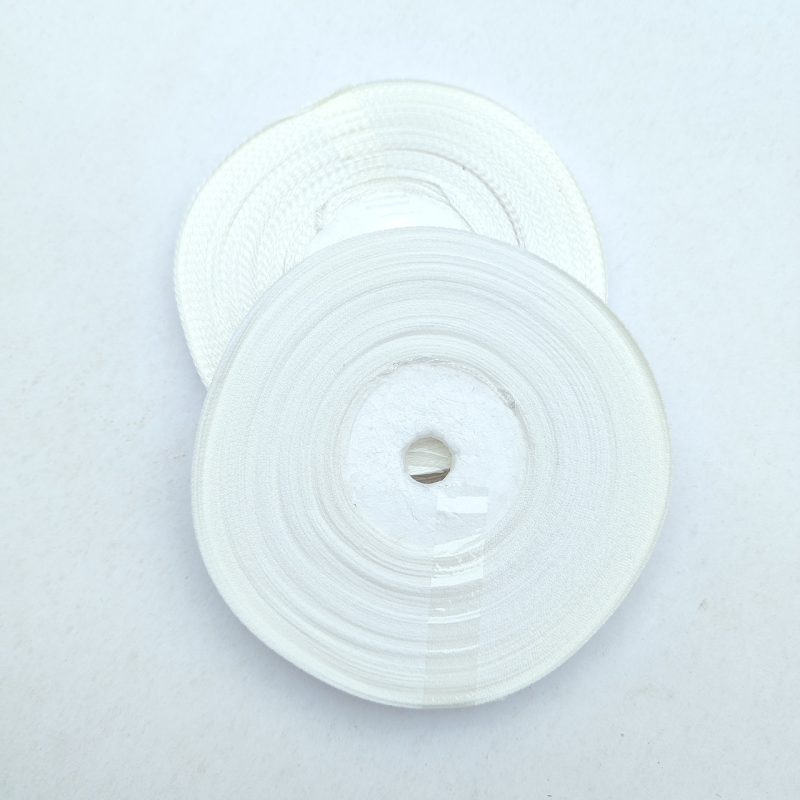 Стрічка атласна 6 мм 33м молоко