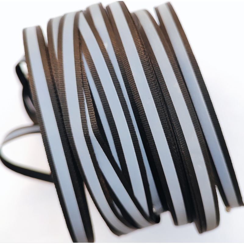 Світловідбивна стрічка 1 см чорна