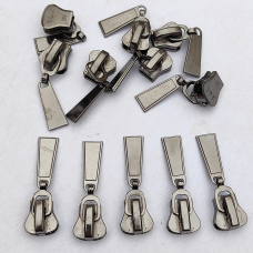 Бігунок  трактор № 8 темний нікель