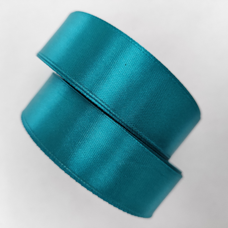 Атласна стрічка 2.5 см 33м