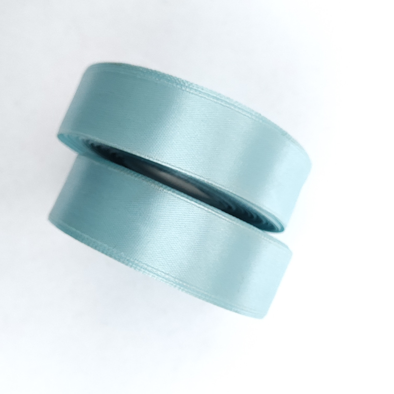 Атласна стрічка 2.5 см 33м