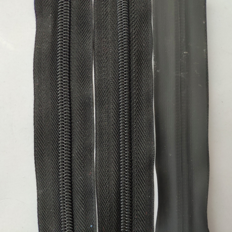 Рулонна блискавка тип “спіраль“ Т-7 (100ярд.) водонепроникаюча.