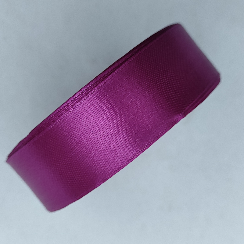 Атласна стрічка 2.5 см 33м