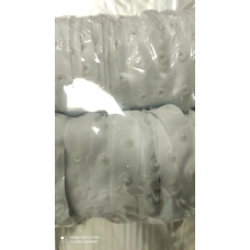 Кнопка на стрічці біла