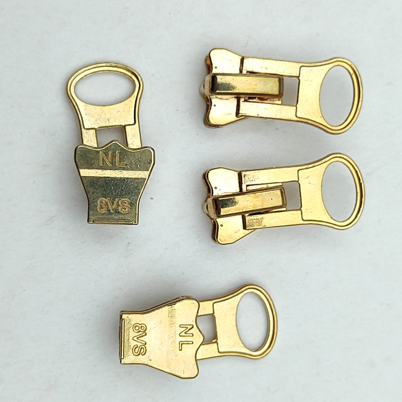 Бігунок  трактор № 8 золото корона