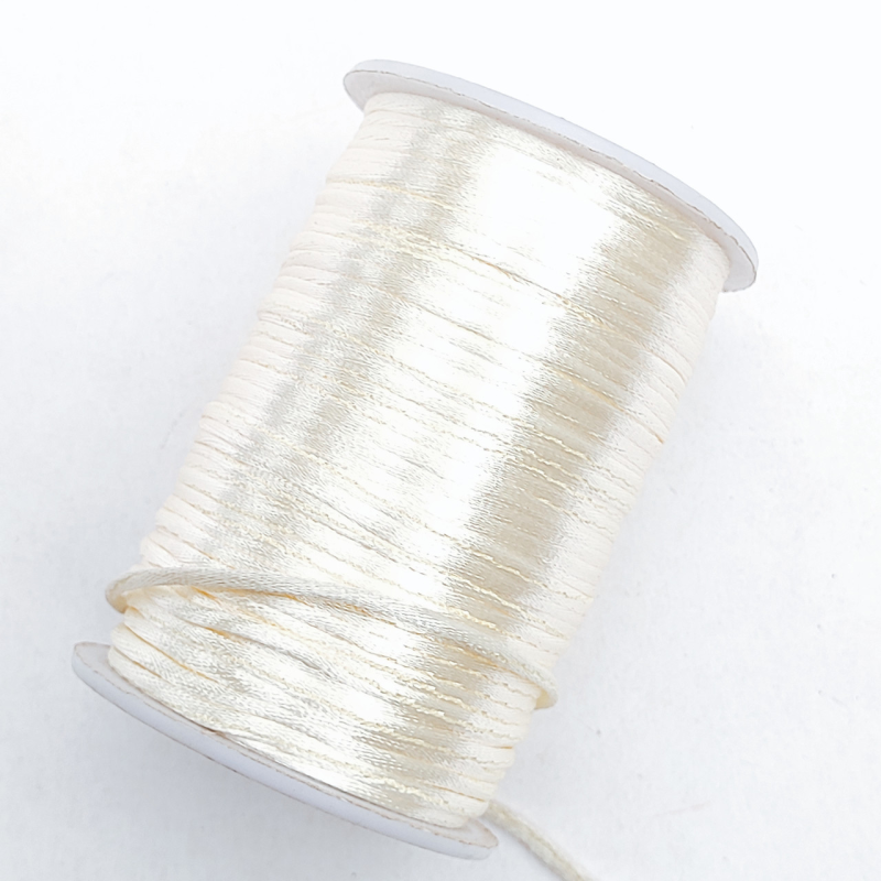 Атласний,сатиновий, шнур 2.5 мм 100м молочно-жовта