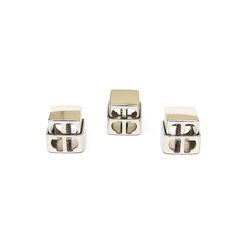 Фіксатор для шнура квадратний металевий нікель