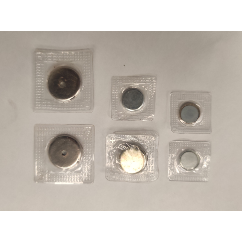 Магніт 17 мм , вшивний.